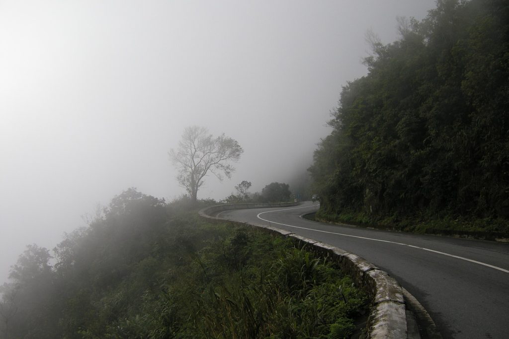 Road across Hai Van Pass